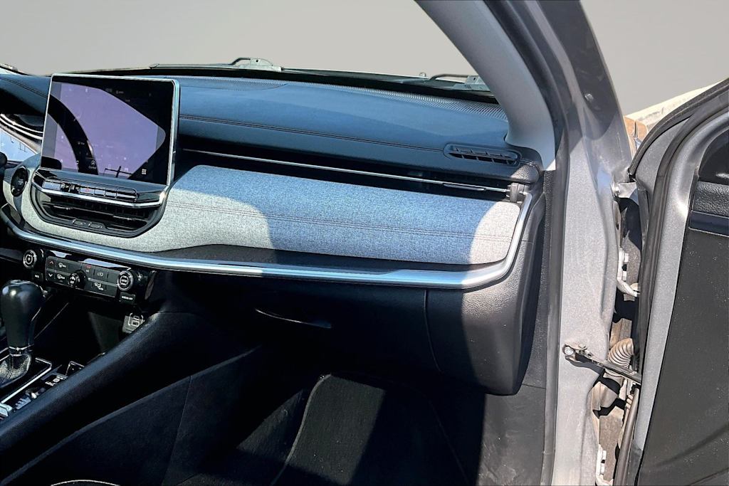 Thumbnail: 2022 Jeep Compass - 25