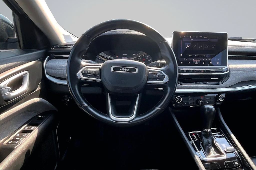 Thumbnail: 2022 Jeep Compass - 14