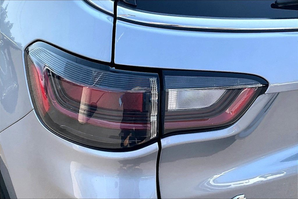Thumbnail: 2022 Jeep Compass - 32
