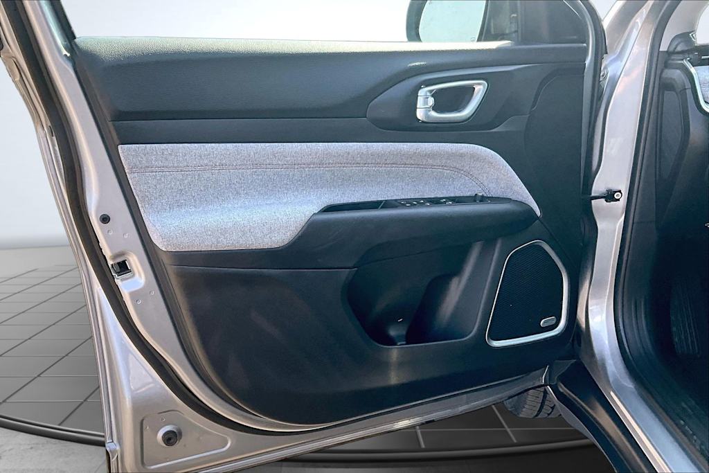 Thumbnail: 2022 Jeep Compass - 28