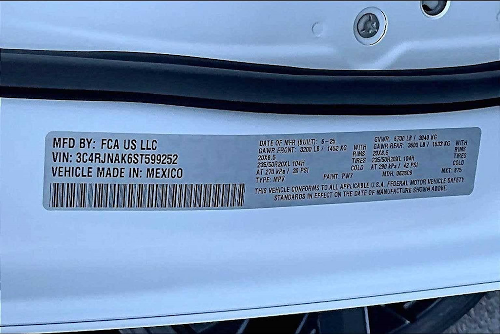 Thumbnail: 2025 Jeep Wagoneer S - 18