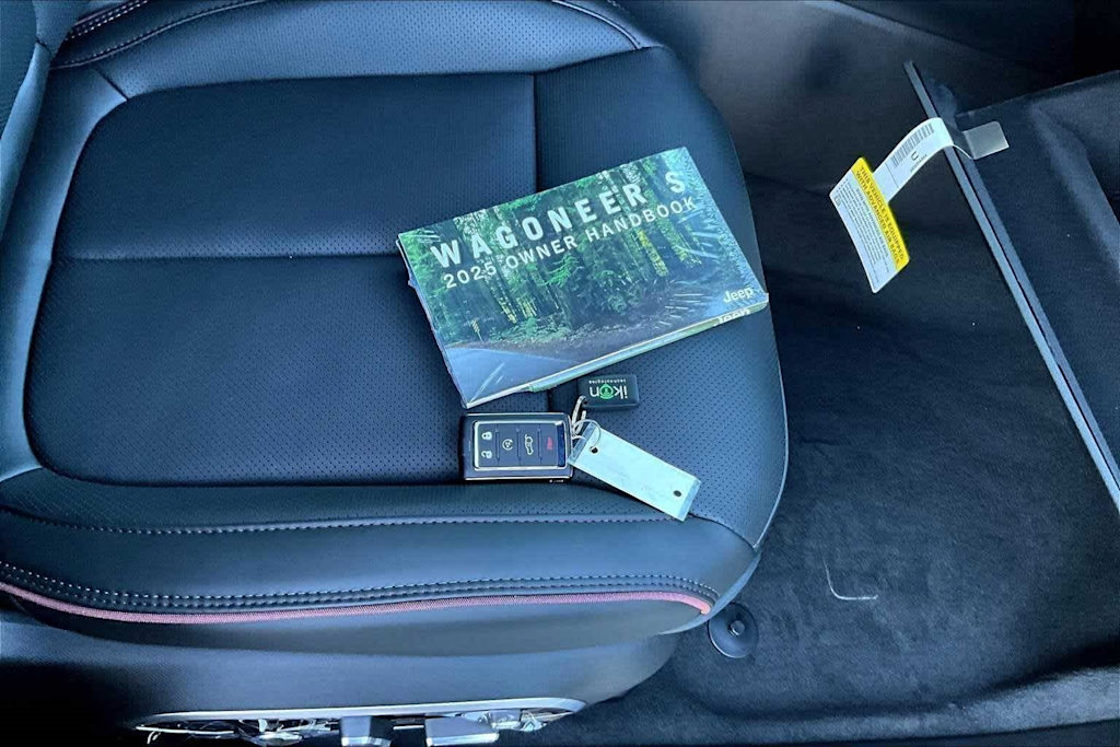 Thumbnail: 2025 Jeep Wagoneer S - 20