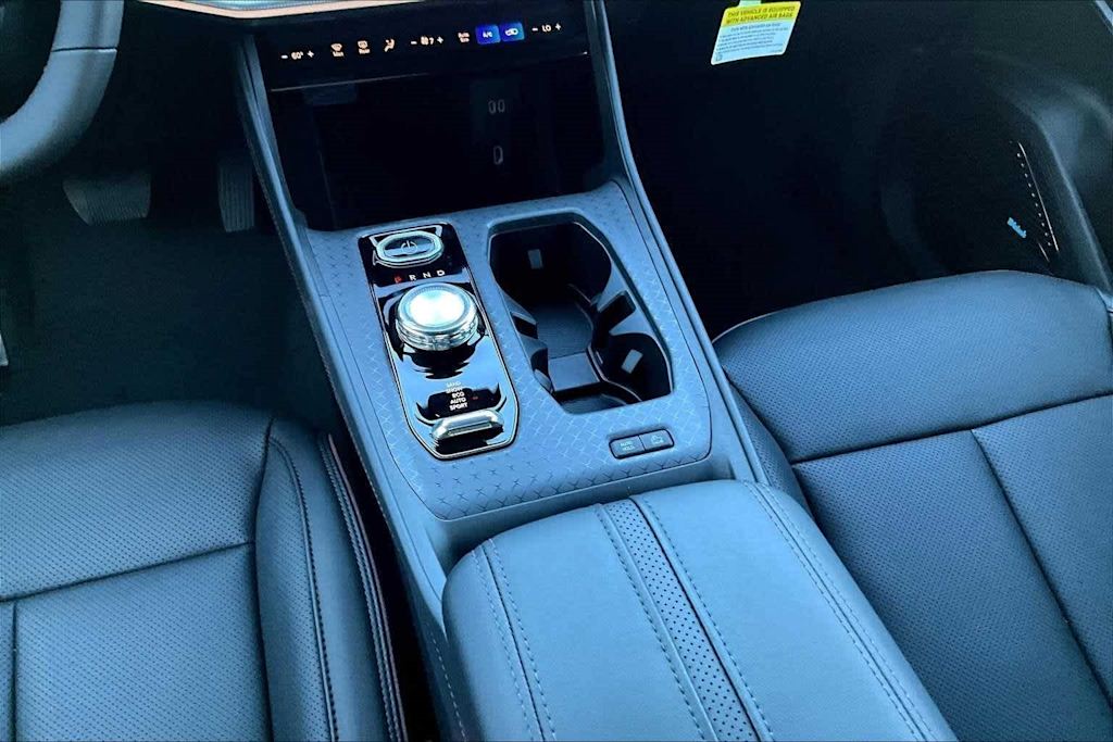 Thumbnail: 2025 Jeep Wagoneer S - 15