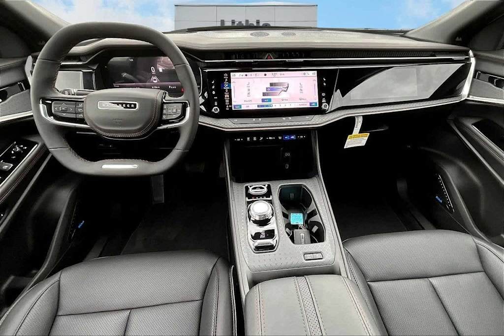 Thumbnail: 2025 Jeep Wagoneer S - 8