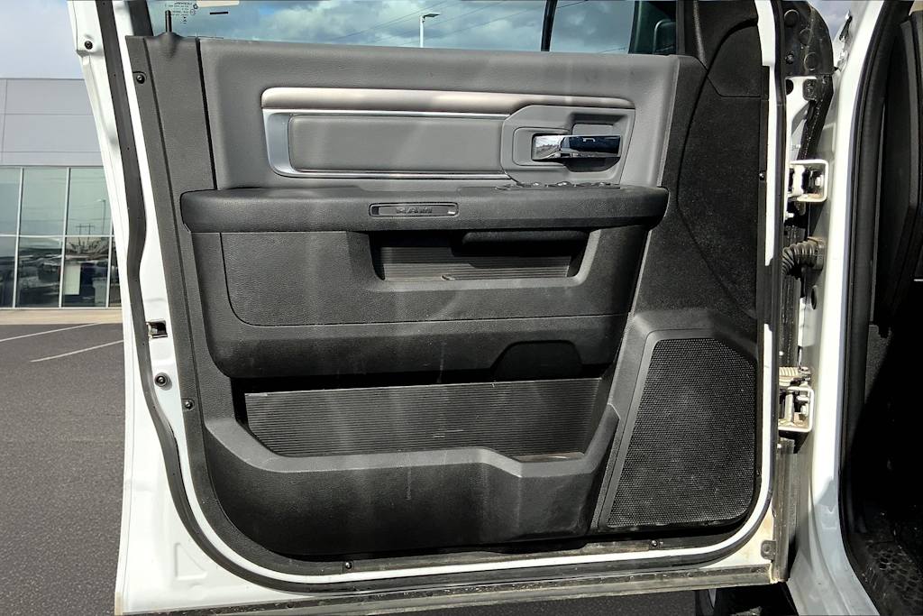2023 RAM 1500 SLT 28