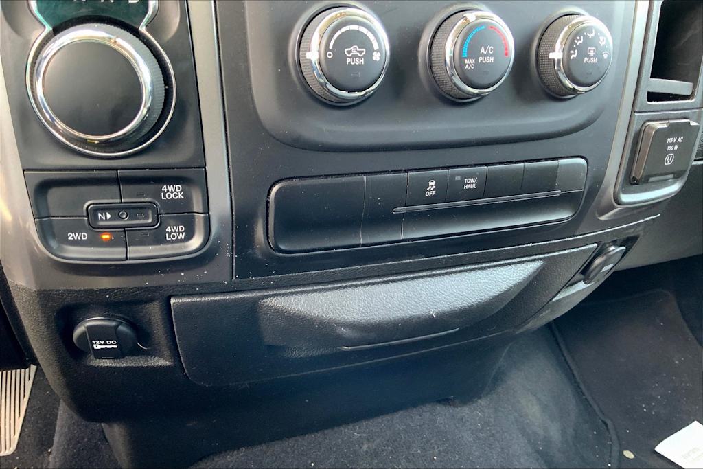 2023 RAM 1500 SLT 32