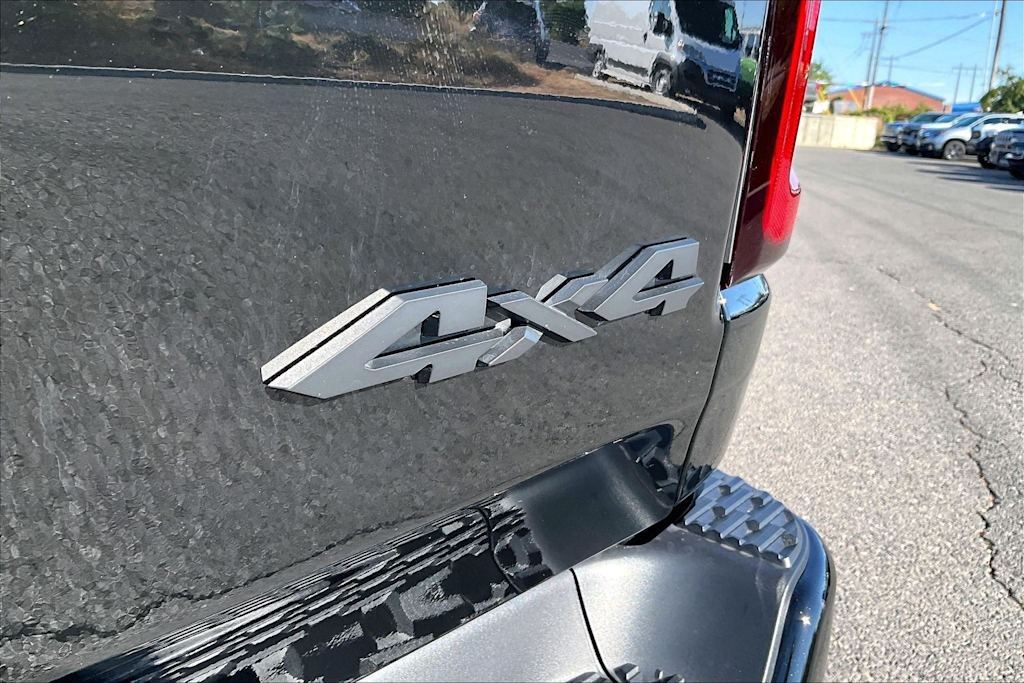 Thumbnail: 2026 RAM 1500 - 7