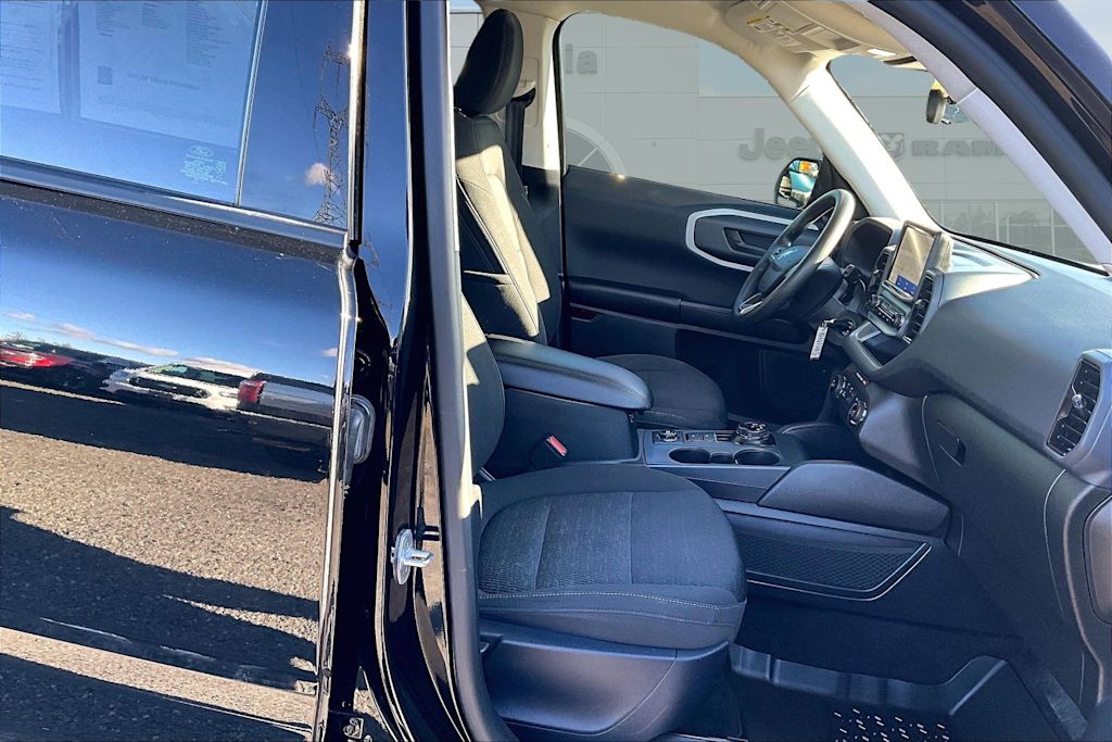 Thumbnail: 2021 Ford Bronco Sport - 11