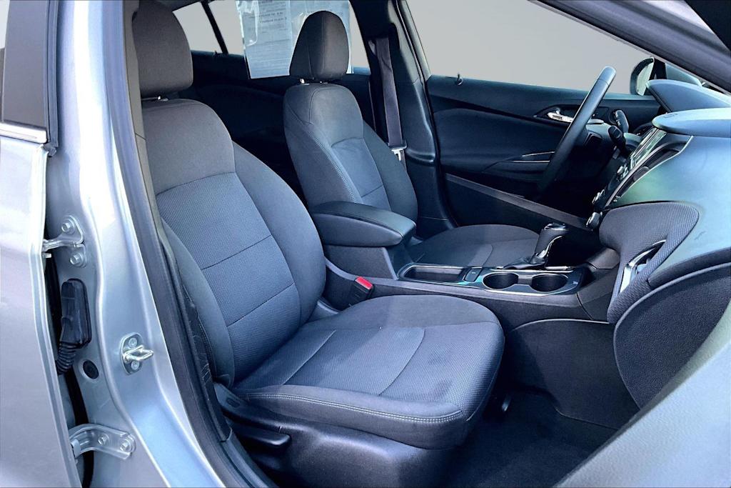 Thumbnail: 2018 Chevrolet Cruze - 12