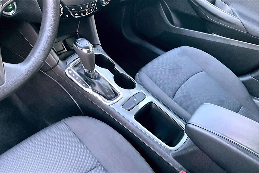 Thumbnail: 2018 Chevrolet Cruze - 16