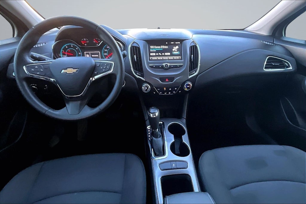 Thumbnail: 2018 Chevrolet Cruze - 10
