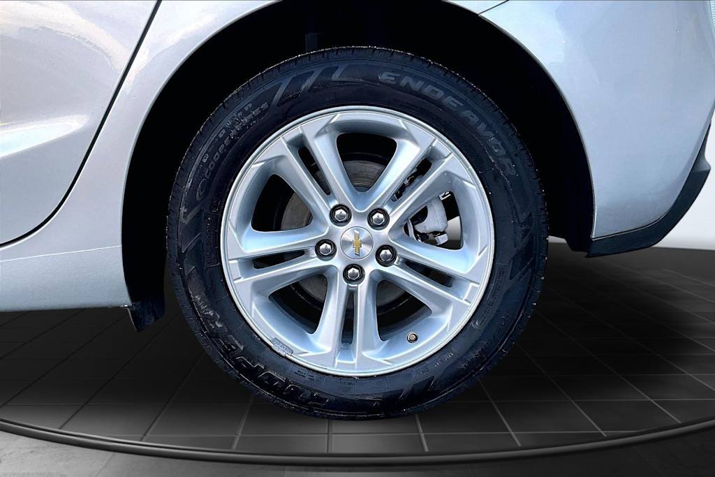 Thumbnail: 2018 Chevrolet Cruze - 35