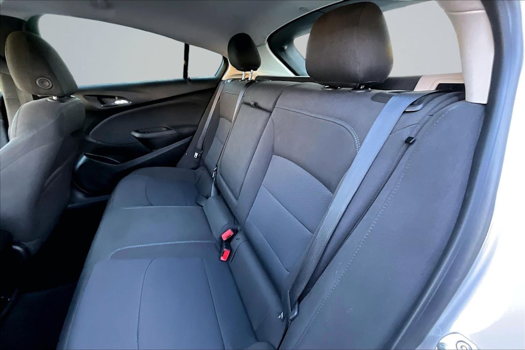 Thumbnail: 2018 Chevrolet Cruze - 21