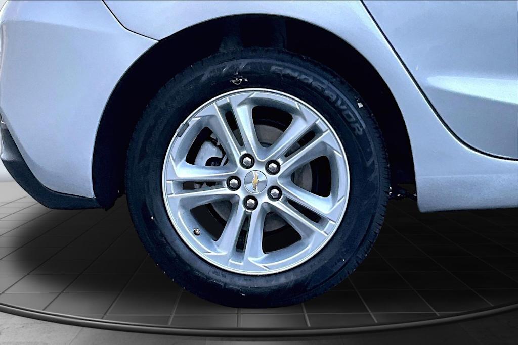 Thumbnail: 2018 Chevrolet Cruze - 36