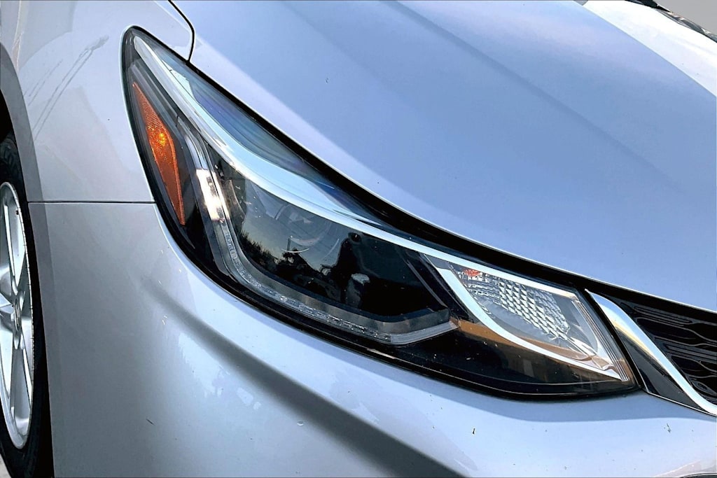 Thumbnail: 2018 Chevrolet Cruze - 31