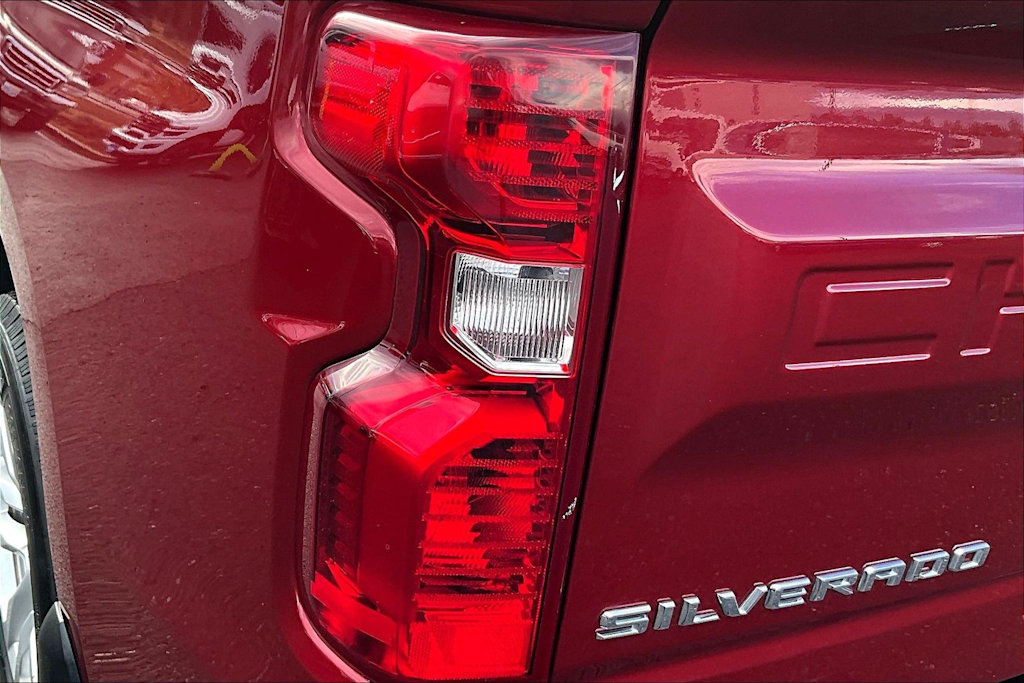 Thumbnail: 2020 Chevrolet Silverado 1500 - 32