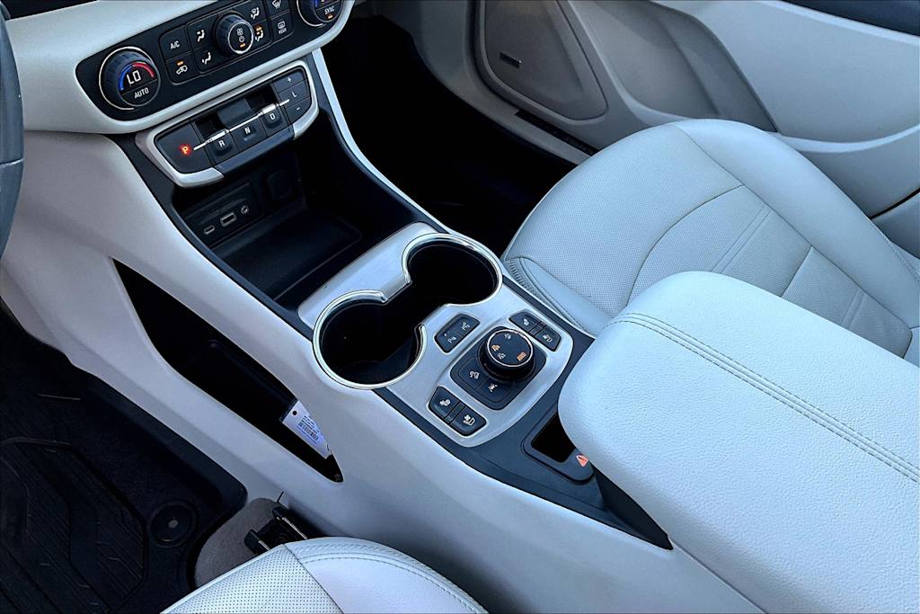 Thumbnail: 2022 GMC Terrain - 18