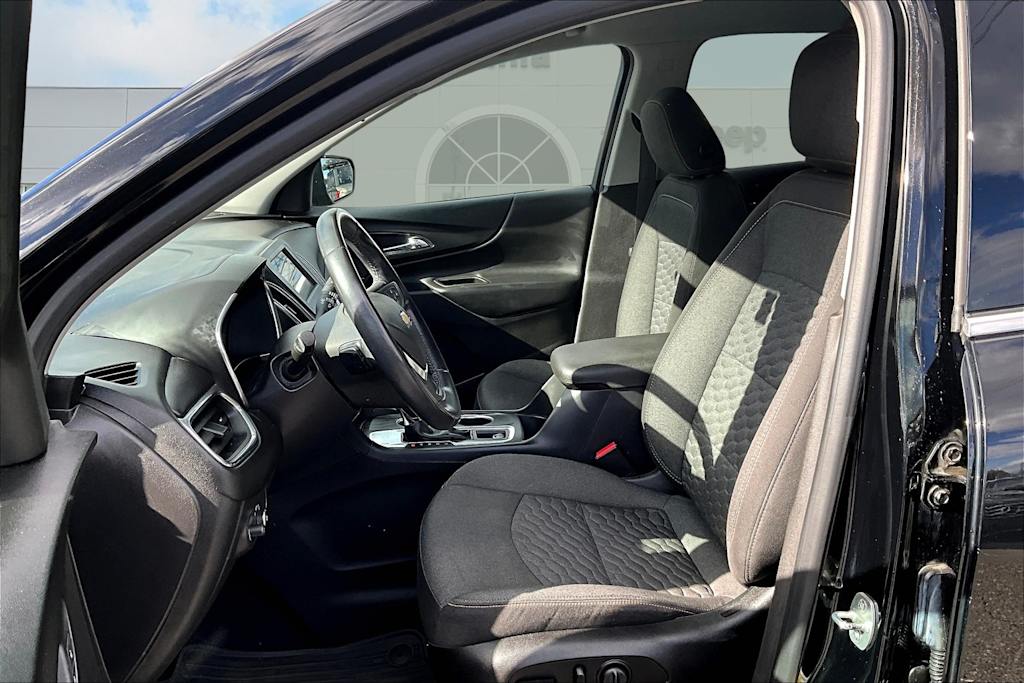 Thumbnail: 2019 Chevrolet Equinox - 10