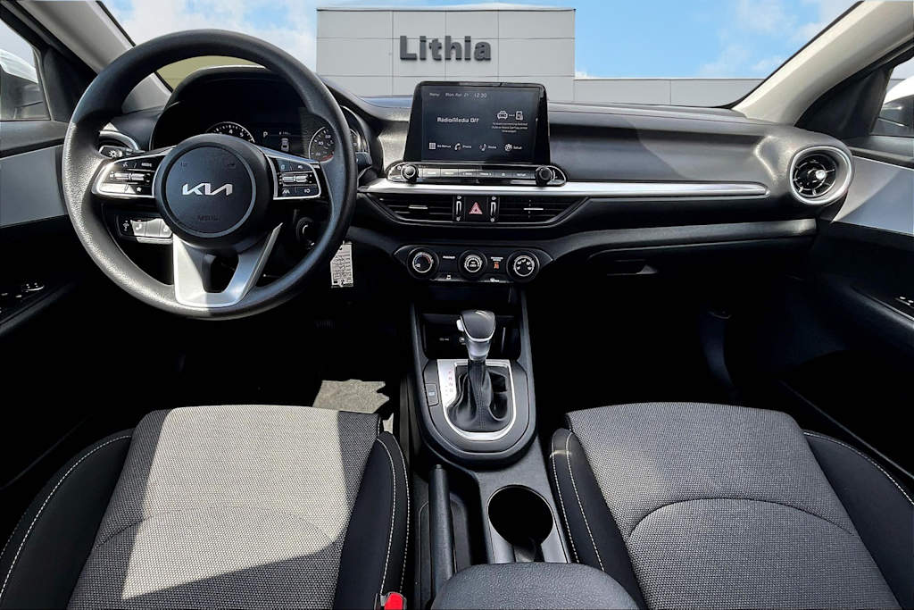 2023 Kia Forte LXS 2
