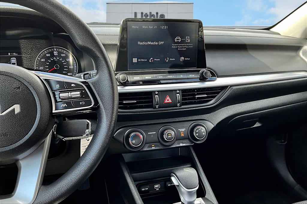 2023 Kia Forte LXS 12