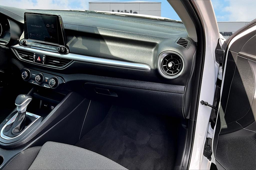 2023 Kia Forte LXS 22
