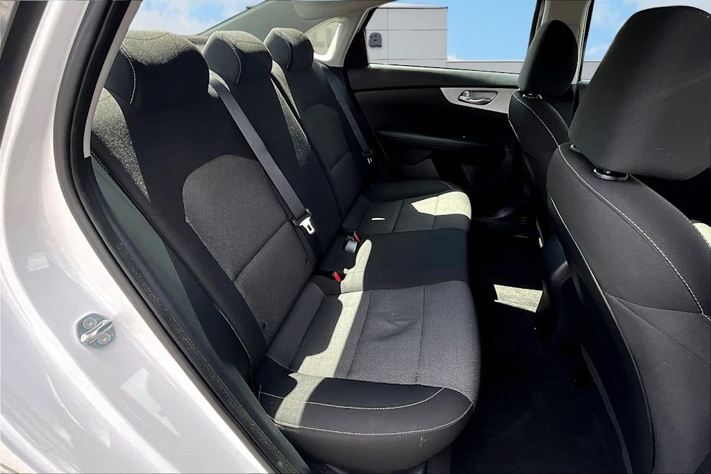 2023 Kia Forte LXS 32