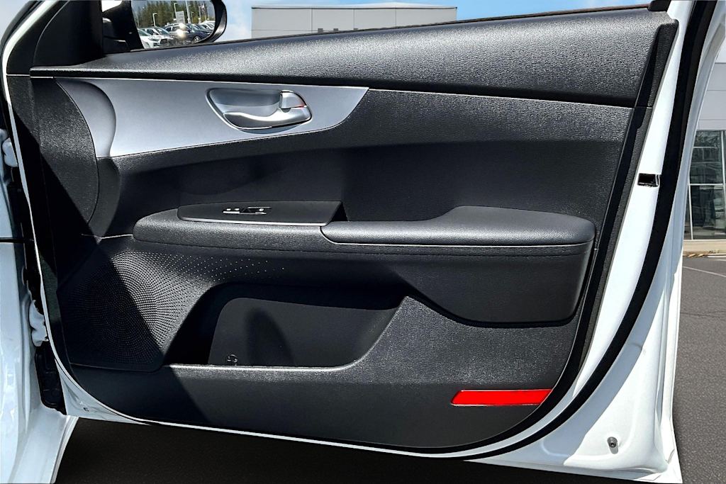 2023 Kia Forte LXS 31