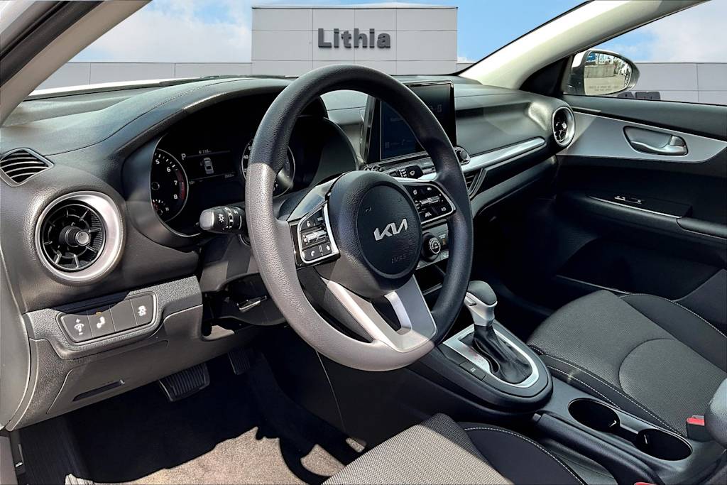 2023 Kia Forte LXS 13