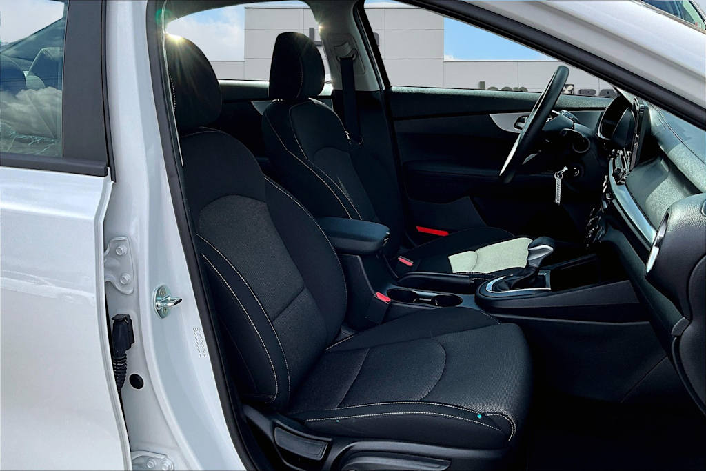 2023 Kia Forte LXS 9