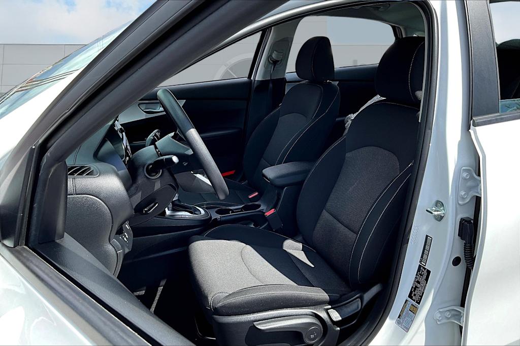 2023 Kia Forte LXS 10