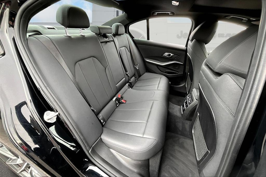 2021 BMW 3 Series 330i 32