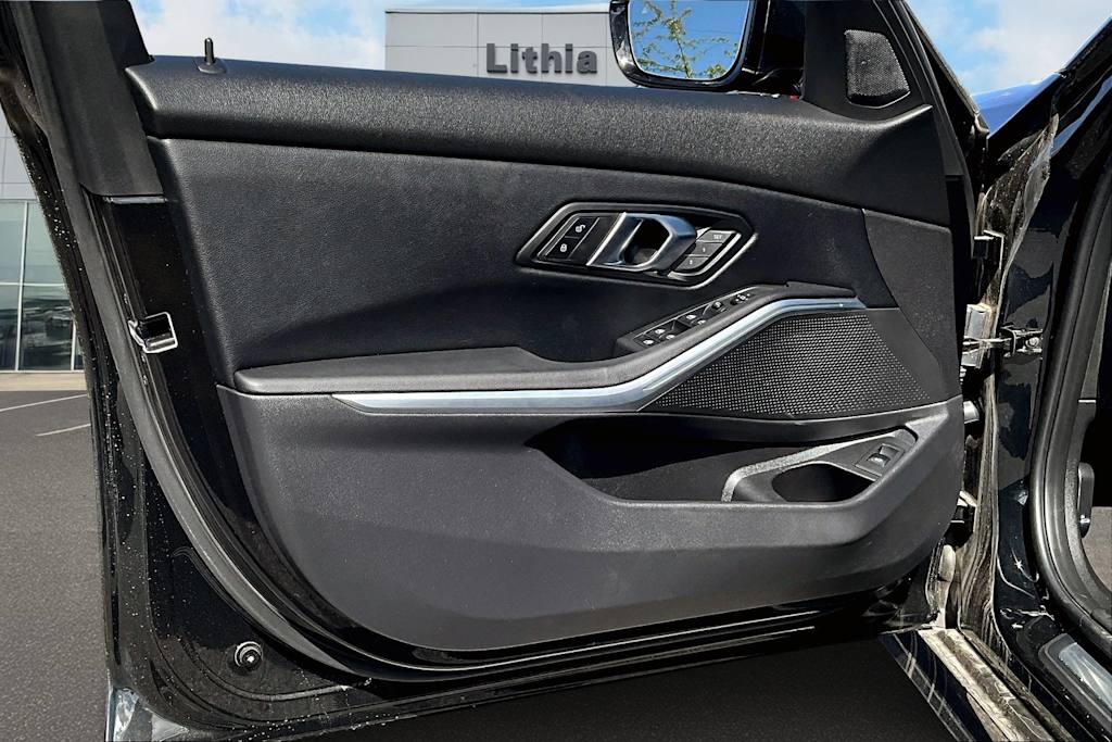 Thumbnail: 2024 BMW 3 Series - 24