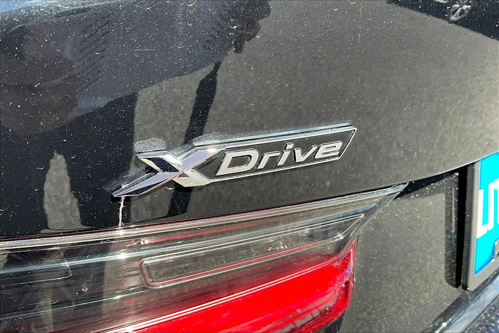 Thumbnail: 2024 BMW 3 Series - 6