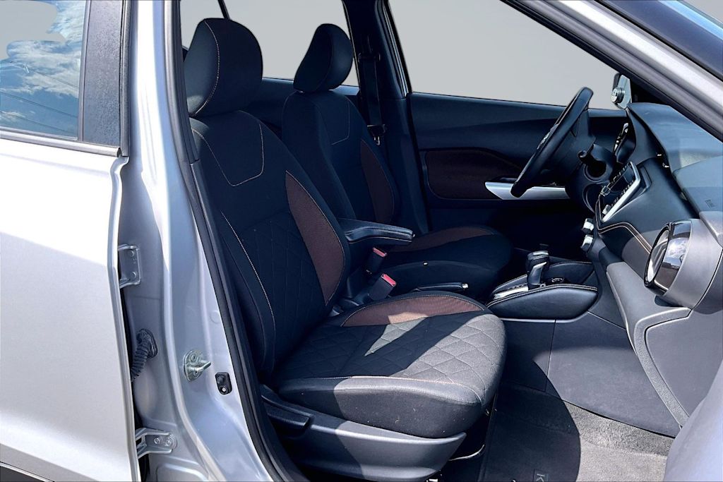 Thumbnail: 2020 Nissan Kicks - 11