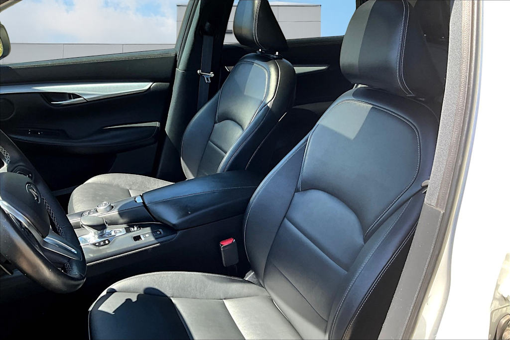 Thumbnail: 2020 INFINITI QX50 - 10