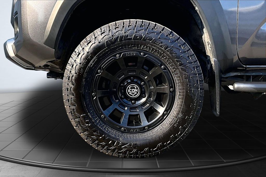Thumbnail: 2019 Toyota Tacoma - 8