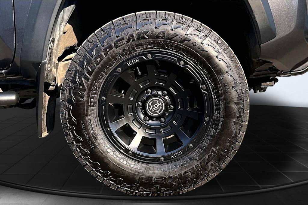 Thumbnail: 2019 Toyota Tacoma - 34