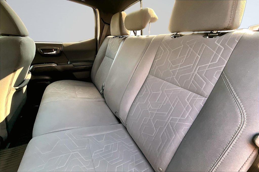 Thumbnail: 2019 Toyota Tacoma - 13