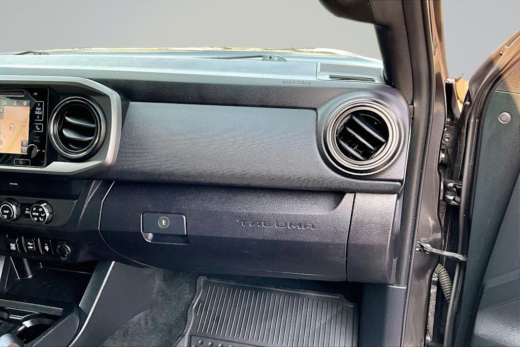 Thumbnail: 2019 Toyota Tacoma - 24