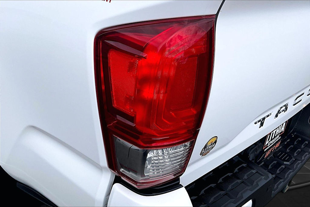 Thumbnail: 2017 Toyota Tacoma - 32