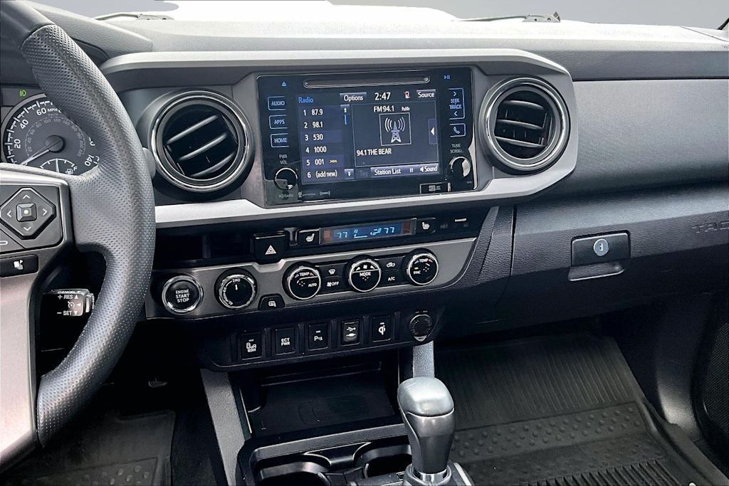 Thumbnail: 2017 Toyota Tacoma - 21