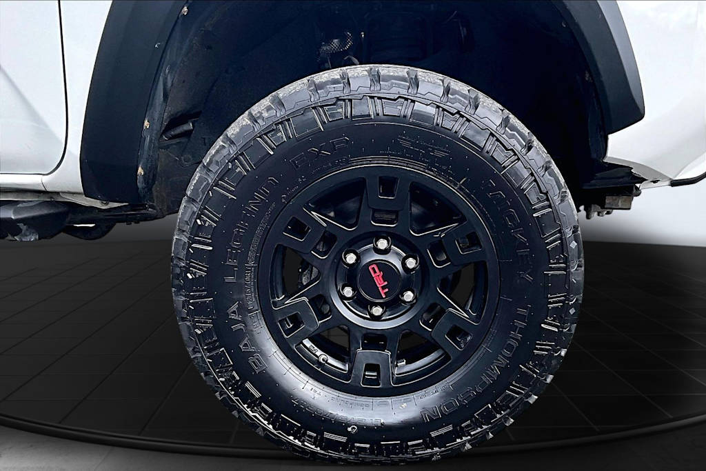 Thumbnail: 2017 Toyota Tacoma - 34