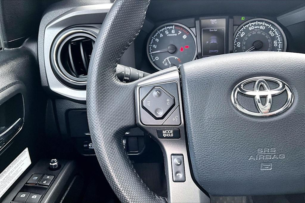 Thumbnail: 2017 Toyota Tacoma - 25