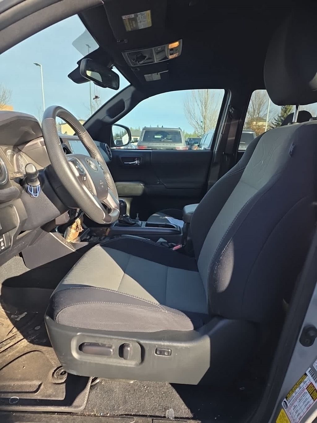 Thumbnail: 2022 Toyota Tacoma - 6