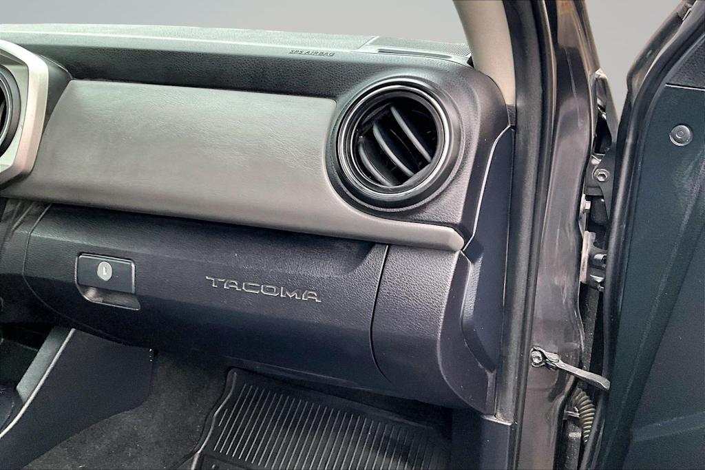 Thumbnail: 2019 Toyota Tacoma - 25