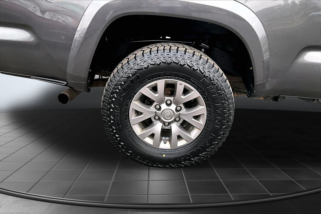 Thumbnail: 2019 Toyota Tacoma - 35