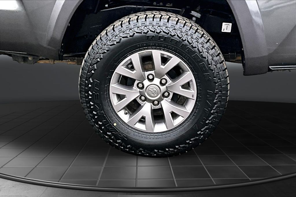 Thumbnail: 2019 Toyota Tacoma - 36