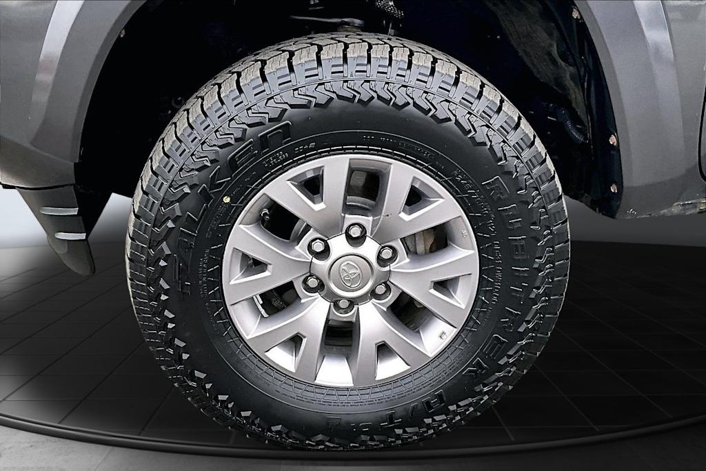 Thumbnail: 2019 Toyota Tacoma - 8
