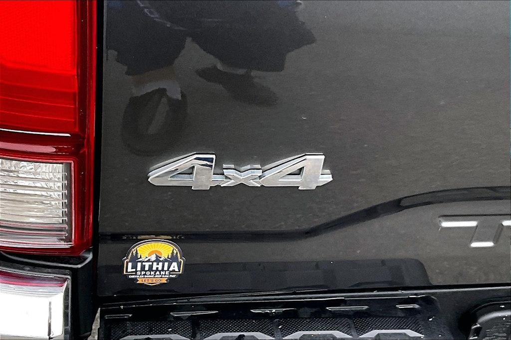 Thumbnail: 2019 Toyota Tacoma - 7