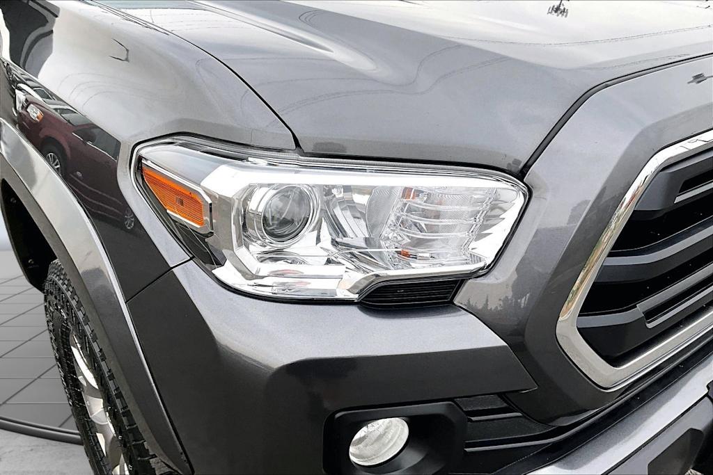 Thumbnail: 2019 Toyota Tacoma - 31